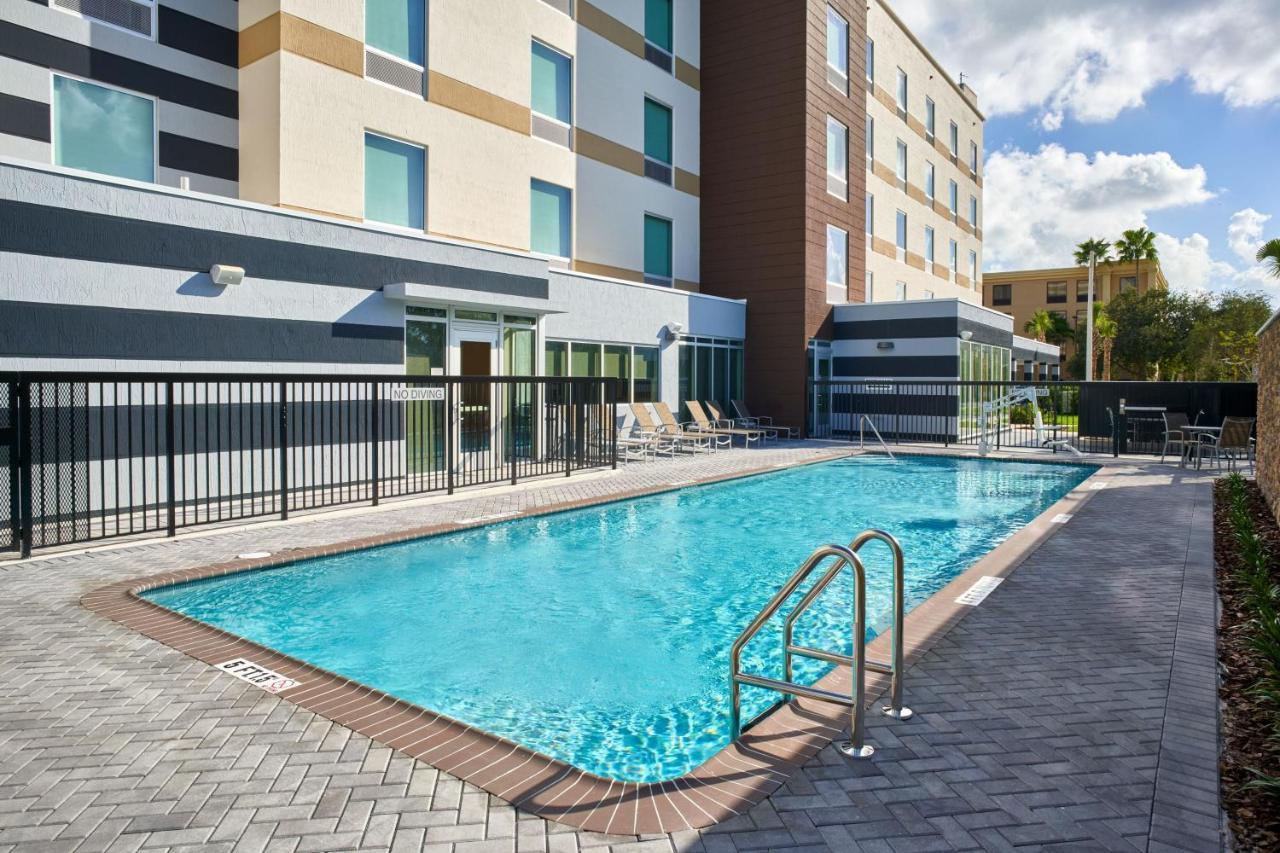 Fairfield By Marriott Inn & Suites West Palm Beach Exterior photo